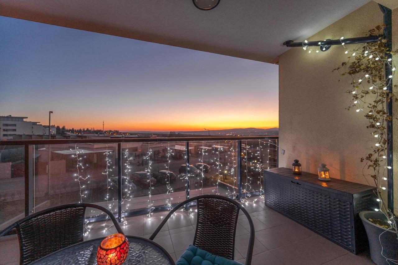 New Spacious With View *